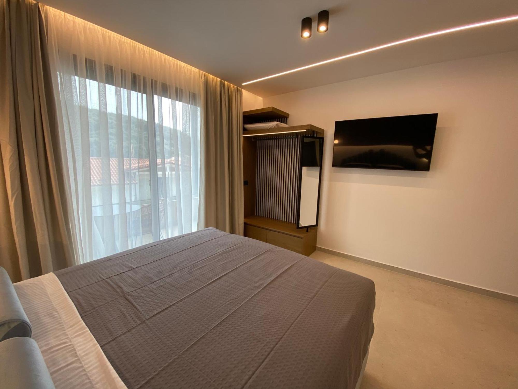 Tramonto Maisonettes & Suites Parga Ngoại thất bức ảnh